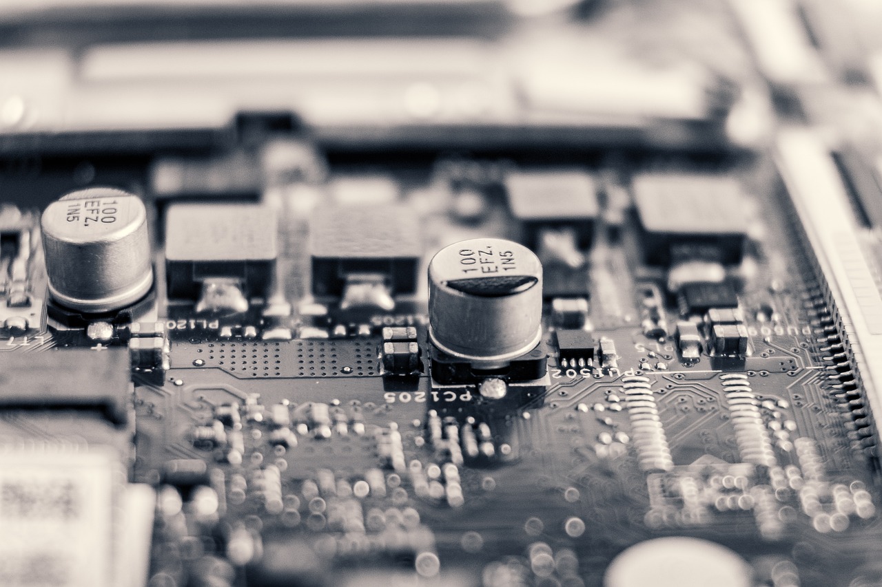 自恢復保險絲在VRM電壓調節(jié)模塊上的應用